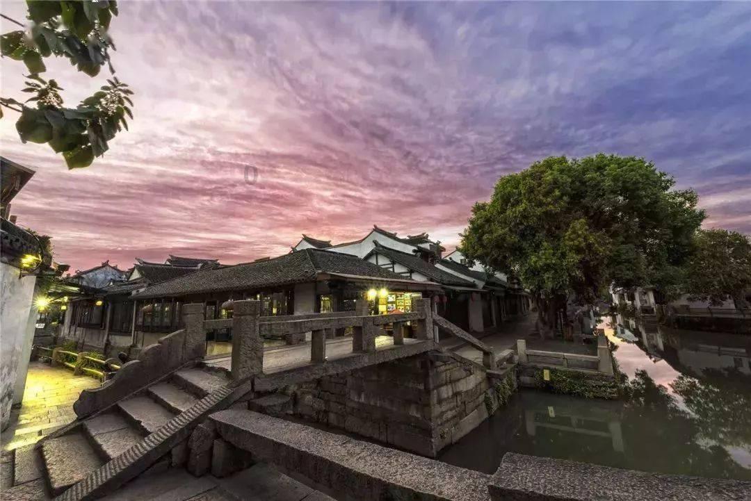 春运启程!这趟列车满载欢笑与思念奔向回家路